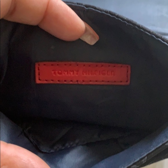 Tommy Hilfiger crossbody purse - Picture 5 of 5